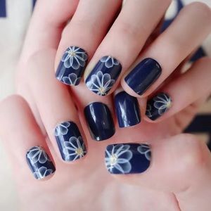 Midnight Floral - Nail Junkie - full artificial nail set